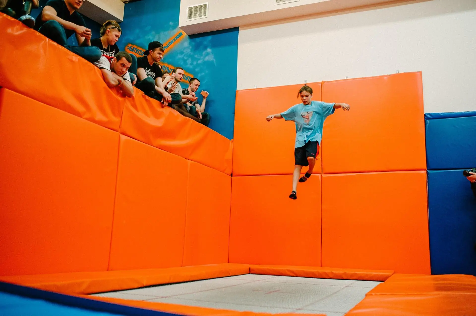 Мастер-класс по прыжкам на батуте