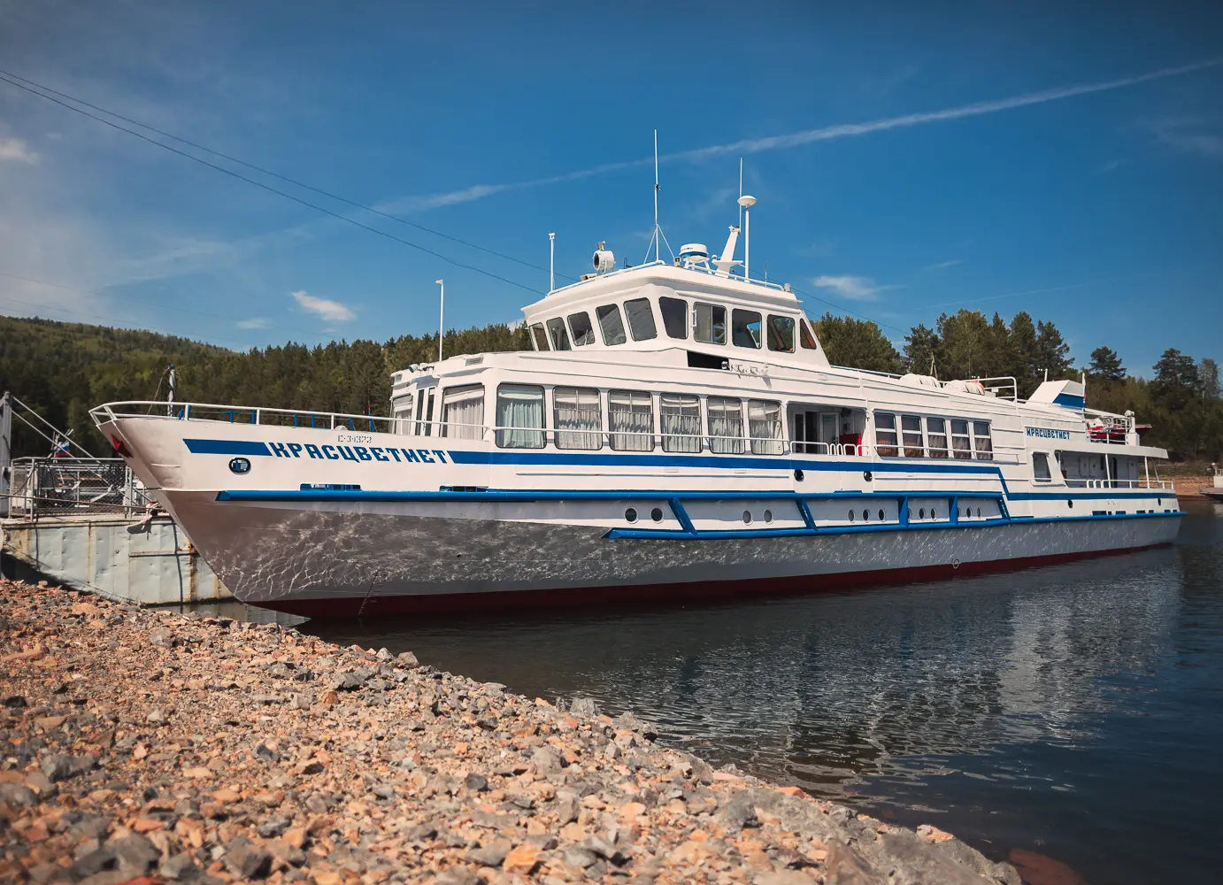 Прогулка по Красноярскому морю на теплоходе "Красцветмет"
