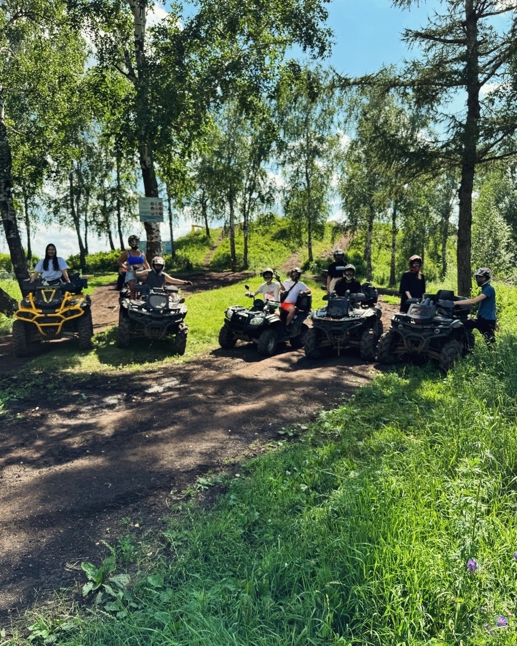 Катание на квадроциклах: скалы Арка и Красный гребень