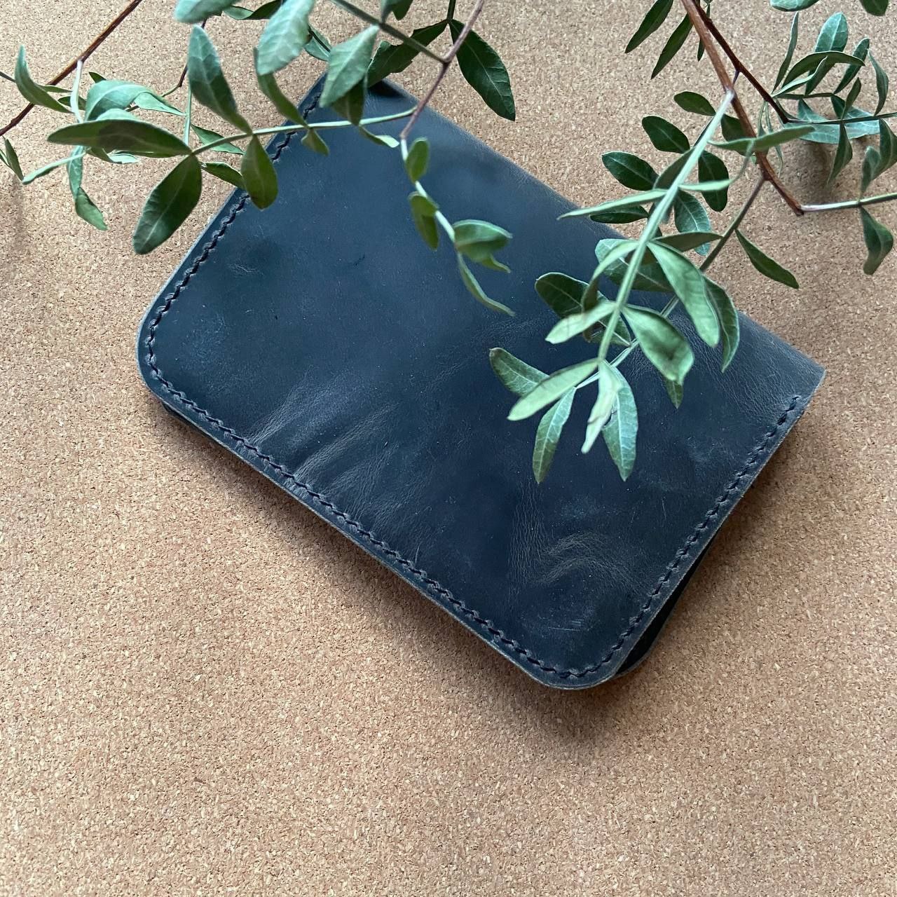 Мастер-класс по изготовлению докхолдера из натуральной кожи