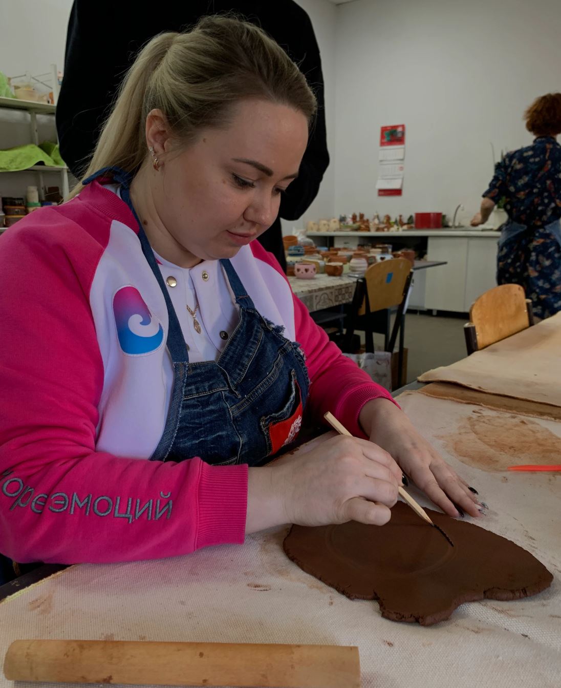 Романтическое свидание: Лепка из глины